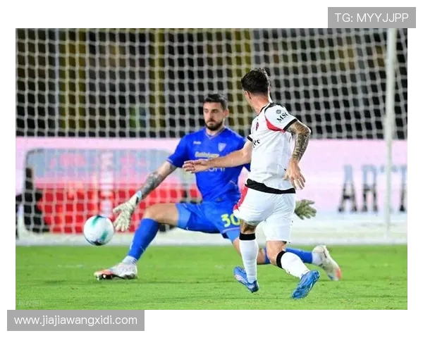 AC米兰签下新援并宣布与多名球员续约 目标重返欧冠争夺战 AC米兰签下新援并宣布与多名球员续约 目标重返欧冠争夺战