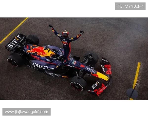 F1三冠争夺白热化 荷兰飞侠维斯塔潘最后一战能否绝地翻盘 F1三冠争夺白热化 荷兰飞侠维斯塔潘最后一战能否绝地翻盘